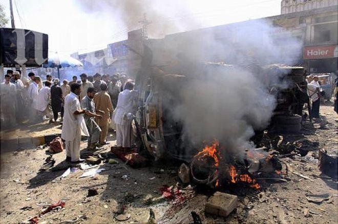 28 души загинаха при взрив на летище в Пакистан