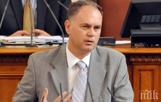 Кадиев дойде в парламента, за да гласува срещу властта и да подаде оставка като депутат