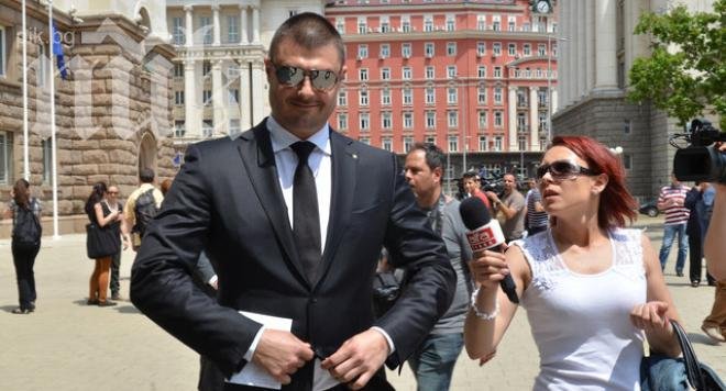 Николай Бареков пред ПИК: Сидеров да излезе от политиката! Продаде се на ГЕРБ и ДПС, той е на хранилка в сараите на Доган (обновена)