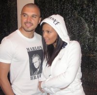 Валери Божинов става манекен