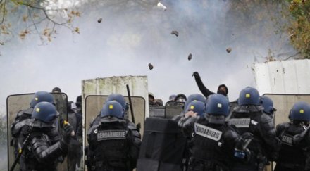 двама ранени протест летище франция