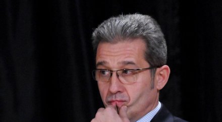 кроят вот недоверие герб напролет