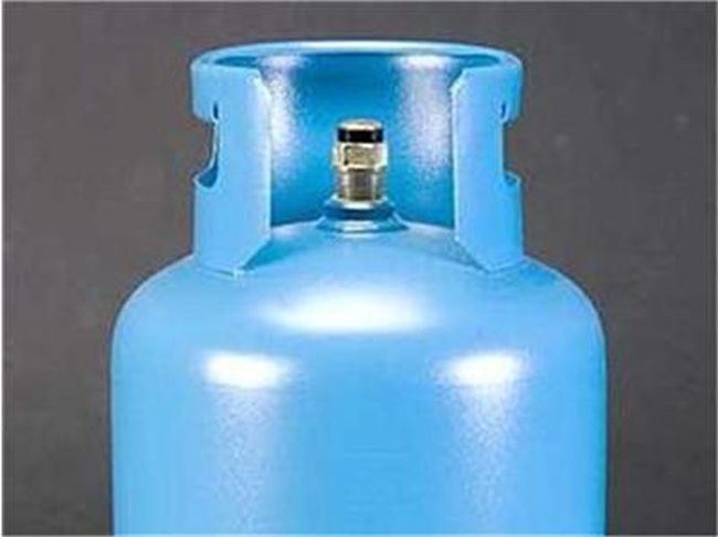 Газова бутилка изпепели апартамент 