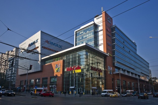 Жена опразни за втори път МОЛСердика със сигнал за бомба