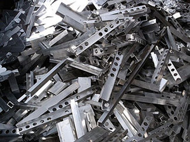 Закопчаха бандити, пребили пазач и задигнали 450 кг.  желязо