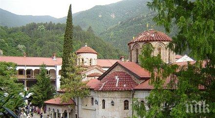 архимандрит симон оглавява бачковския манастир