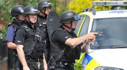 задържаха двама руски студенти нюкасъл заради опасни предмети