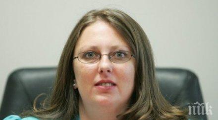 съдът ексшефката агенцията вписванията невинна присвоила бона