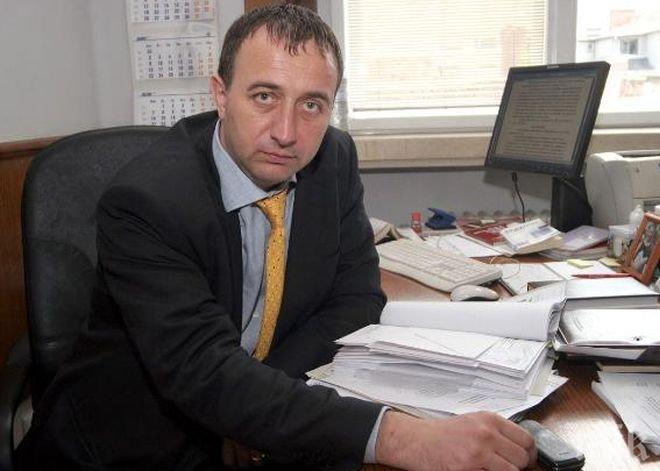 Роман Василев излиза в последен отпуск до 5 август, а Пенгезов е болен