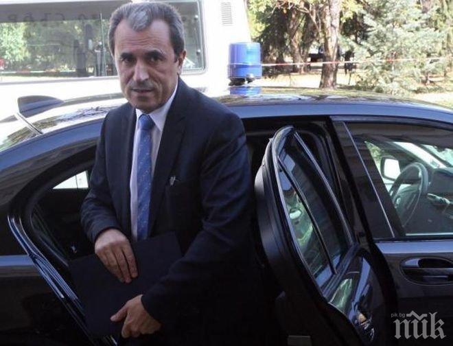 Орешарски подава оставка във вторник?