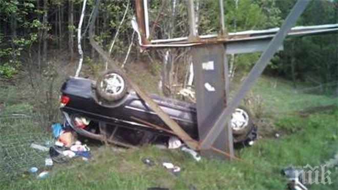 Опел изхвърча от пътя със 120 км/ч, летя 25 метра, шофьорът оживя по чудо!