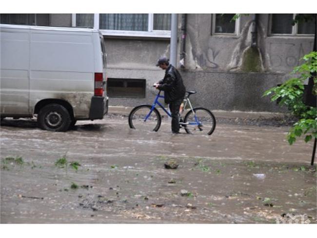 БАН отчете: Пороите наводниха София и Пловдив