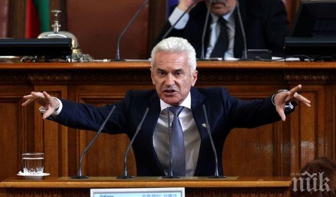 Заседанието на парламента се провали! Ще предизвика ли Сидеров преждевременен разпад на властта? 