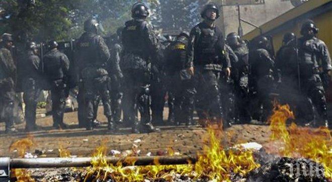 200 души се опитаха да блокират пътя на бразилския национален отбор към Арена Коринтианс