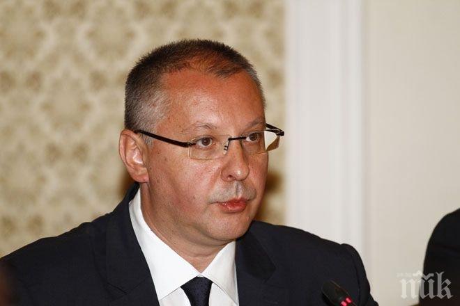 Станишев: Атакуват Моника заради мен, Плевнелиев да си мери приказките