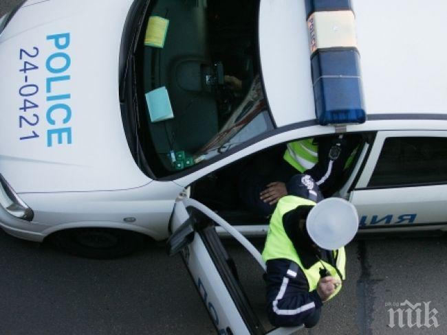 Всички варненски полицаи на изпит по кормуване