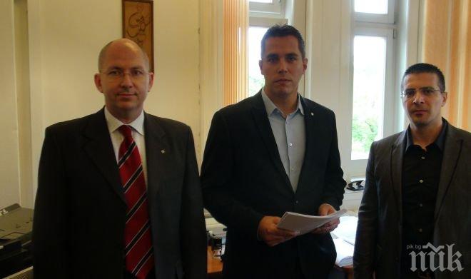 Депутатите на Бареков предложиха официално – който не гласува, глоба!