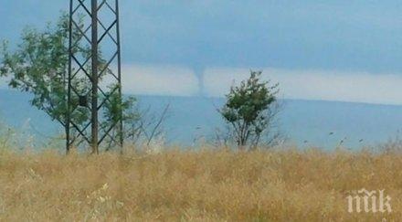 невижданото торнадо шокира хората южното черноморие видео