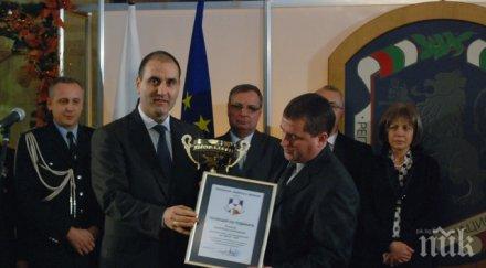 войната пеевски василев ожесточава бивш антимафиот спецпрокурор активират медии полза банкера