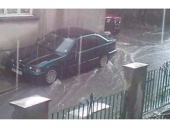 Адски порой заля Варна (видео)