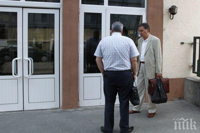 Прокурор и съдия пристигнаха в МВР-болница за мярката за опита за убийство на Пеевски