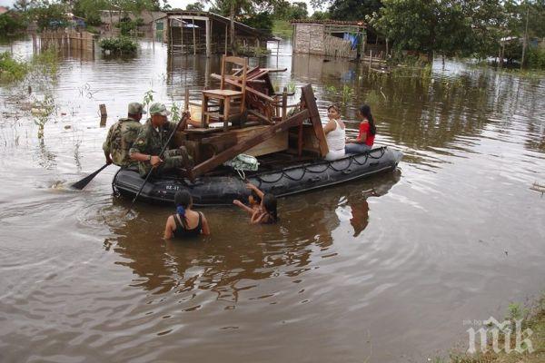 Осем хиляди души пострадаха от наводнения в Кейптаун