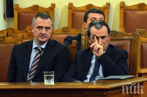 Орешарски дава оставка в сряда. Избори - на 28 септември? Станишев настоява за заем от 3 милиарда