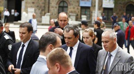 протестиращи освиркаха орешарски президентството