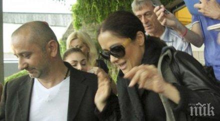 салма хайек заструпана работа мърда бояна