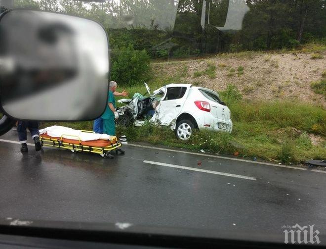 Млада жена загина на място, след като ТИР отнесе автомобила й