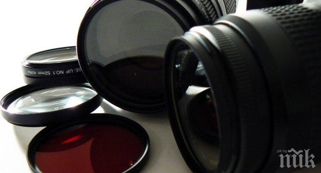 Пребиха зверски с юмруци в лицето фотожурналист в центъра на София