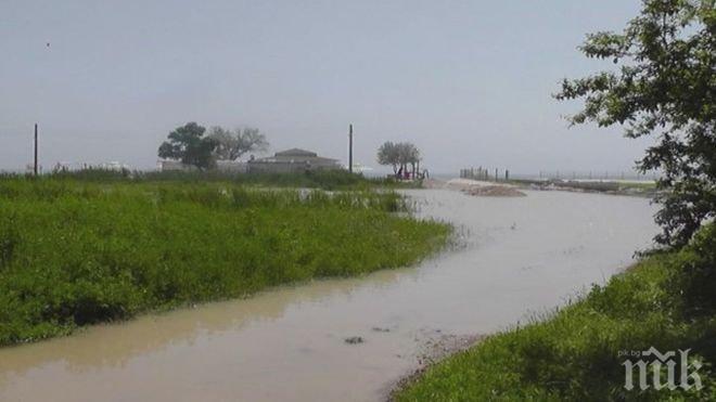 Над 5000 деца са блокирани в Кранево след потопа