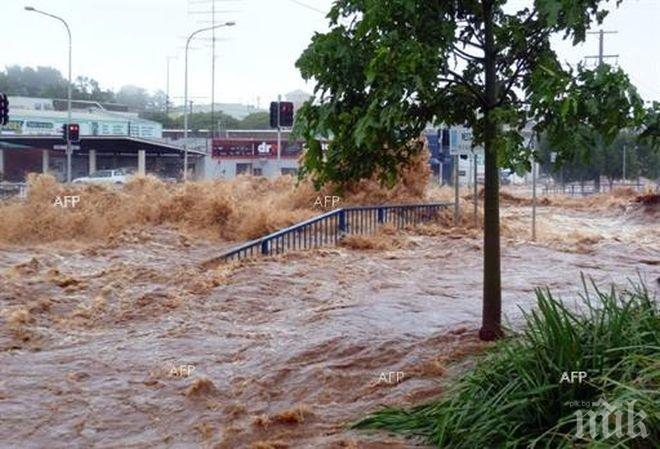 Проливен дъжд и в Благоевград – училище и детска градина са наводнени
