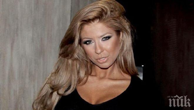 Андреа наля още няколко кубика силикон в гърдите си! (снимка)