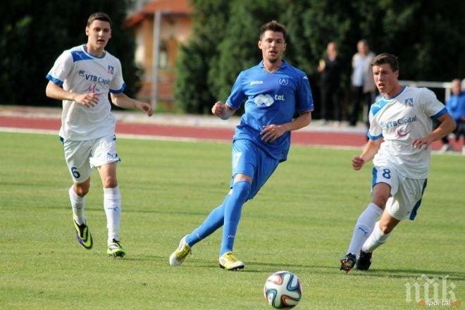 Пепе Мурсия дебютира с 5:0 срещу дубъла на сините