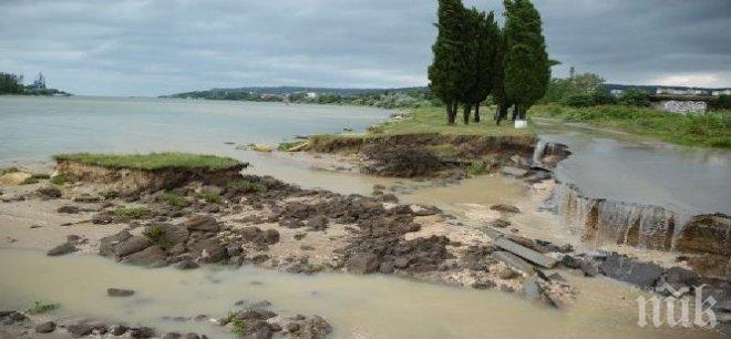 Шефът на синоптиците: Непочистените речни дерета са причина за наводнението