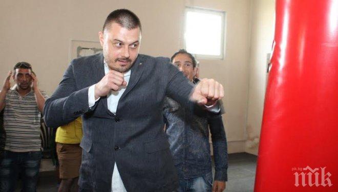 Бареков: TV7 ме цензурира 