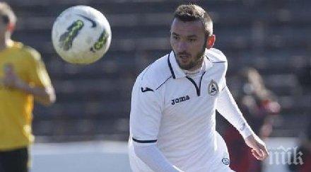 български национал подписа левски