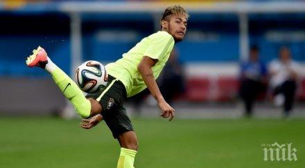 неймар демонстрира супер качествата видео