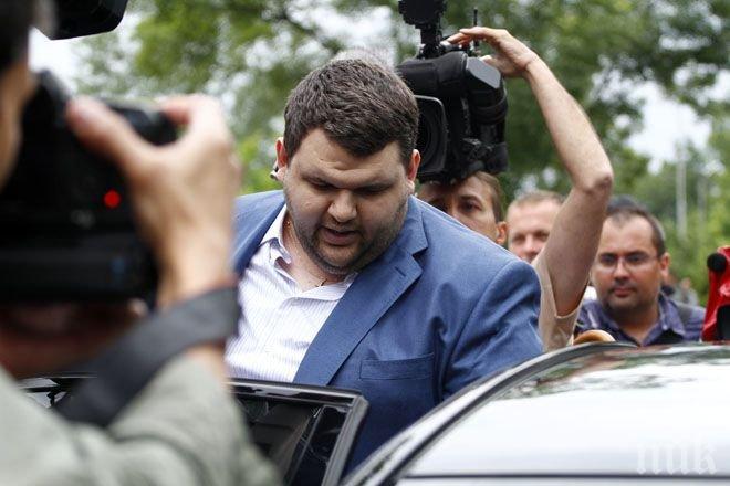 Първо в ПИК! Викат на разпит Пеевски в следствието по сигнала на Цветан Василев! (обновена)