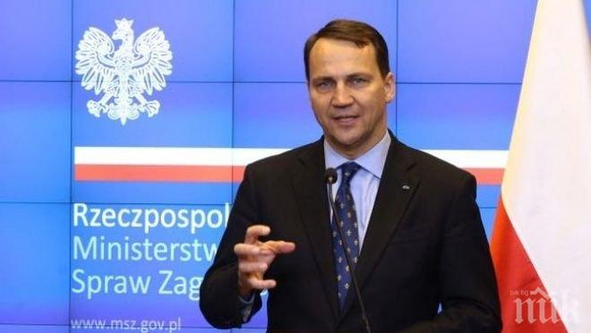 Daily Mail: Полският външен министър се обърна срещу Дейвид Камерън