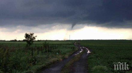 мощно торнадо опустоши няколко села сърбия