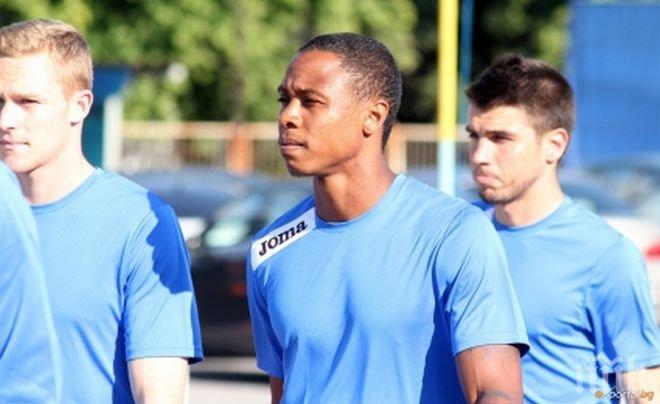 Дъстли Мюлдер вече не е в Правец