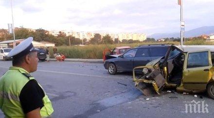 зверска верижна катастрофа пловдив джигит заби 150 насрещното помете коли снимки видео