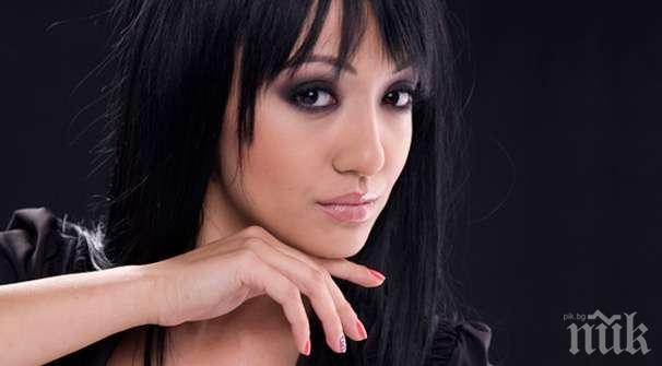 Ани Хоанг взриви мрежата с еротичен клип