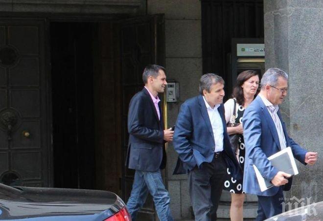 50 души извършили атаката срещу ПИБ! Държавата и банките с общи действия за защита на системата!