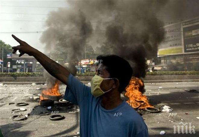 Военният съд на Тайланд издаде заповед за ареста на един от лидерите на Червени ризи