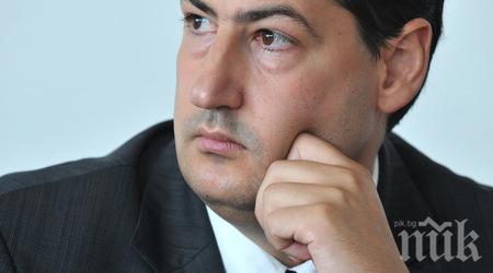 Няма ли кой да озапти това момче Тотев