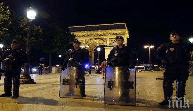 Десетки арестувани алжирци във Франция