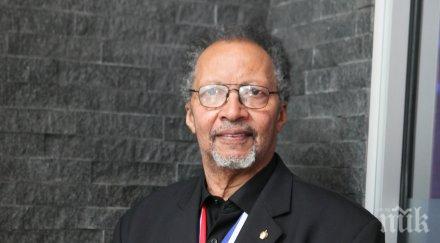 почина прочутият писател уолтър дийн майърс